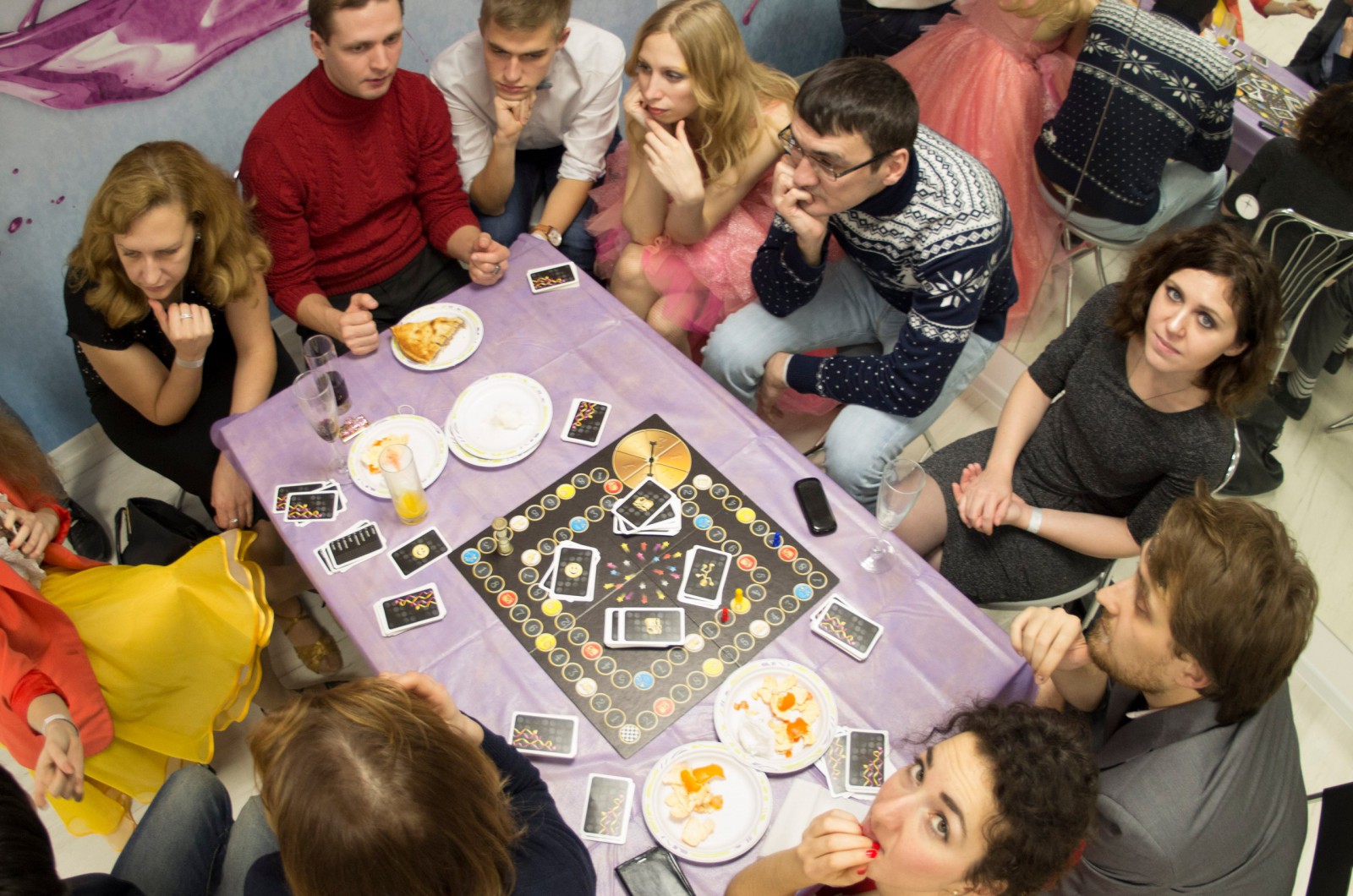 Посиделки в офисе. Детские игры, чтобы разнообразить рабочие будни