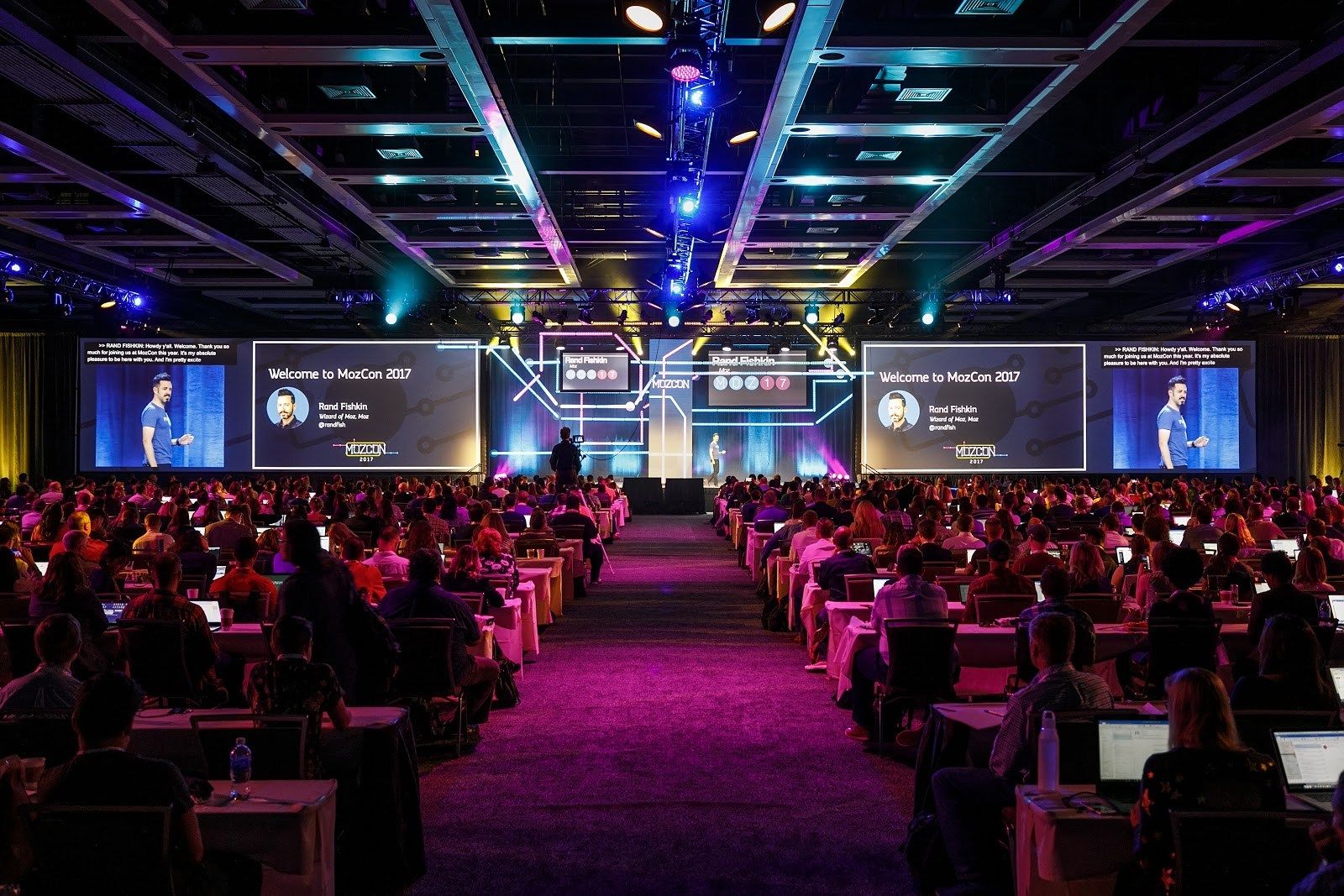 Как провести четкую онлайн-трaнcляцию — кейс конференции MozCon